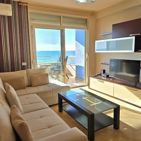 Apartment Vacation - 075 Durres